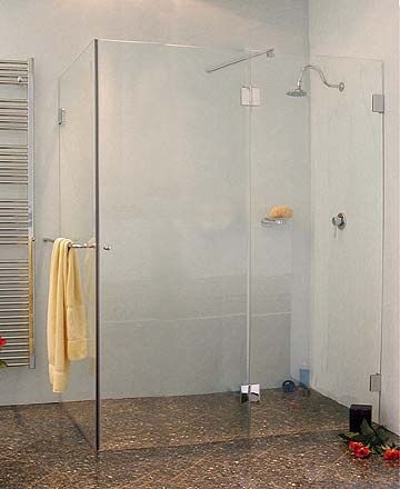 Dusche aus Glas in XXL