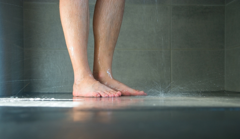 nasse Füße in Dusche