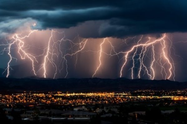 Ist Duschen bei Gewitter wirklich gefährlich?