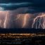 Gewitterwolken über Stadt