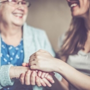 Ehrenamt-älteren-Menschen-helfen Ehrenamtliche Hilfe für ältere Menschen