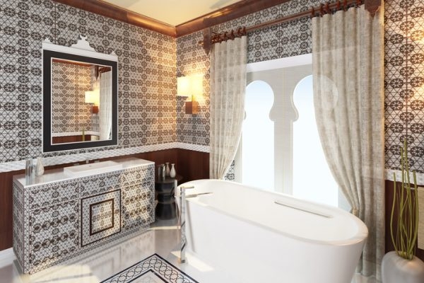 Ornamentfliesen im orientalischen Badezimmer