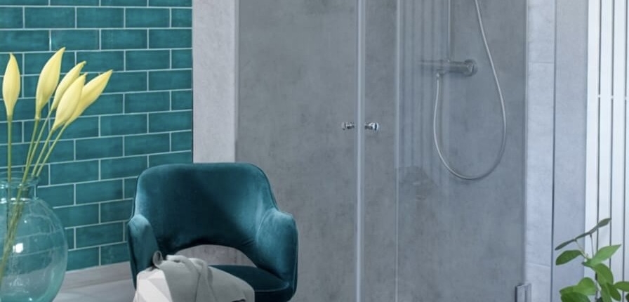 Badezimmer mit petrolfarbenen Akzenten