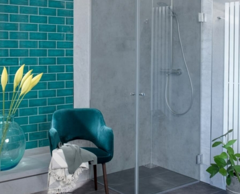 Bad mit petrolfarbenem Design