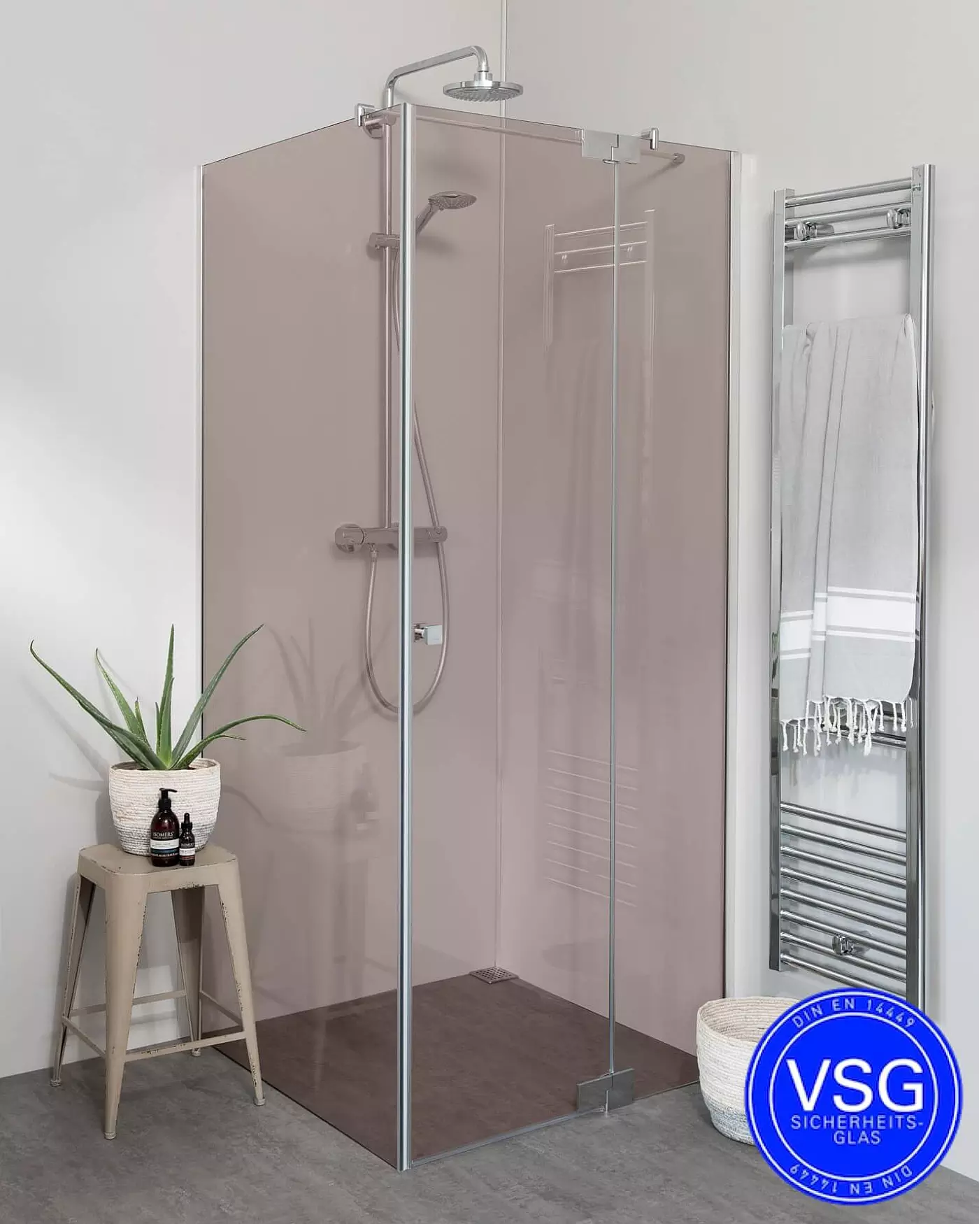 Teilgerahmte VSG Eckdusche mit Pendeltür und Seitenwand nach Maß