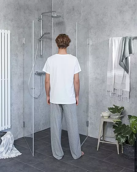 Eckdusche mit 2 Türen an Wand verkürzte Höhe 173 cm