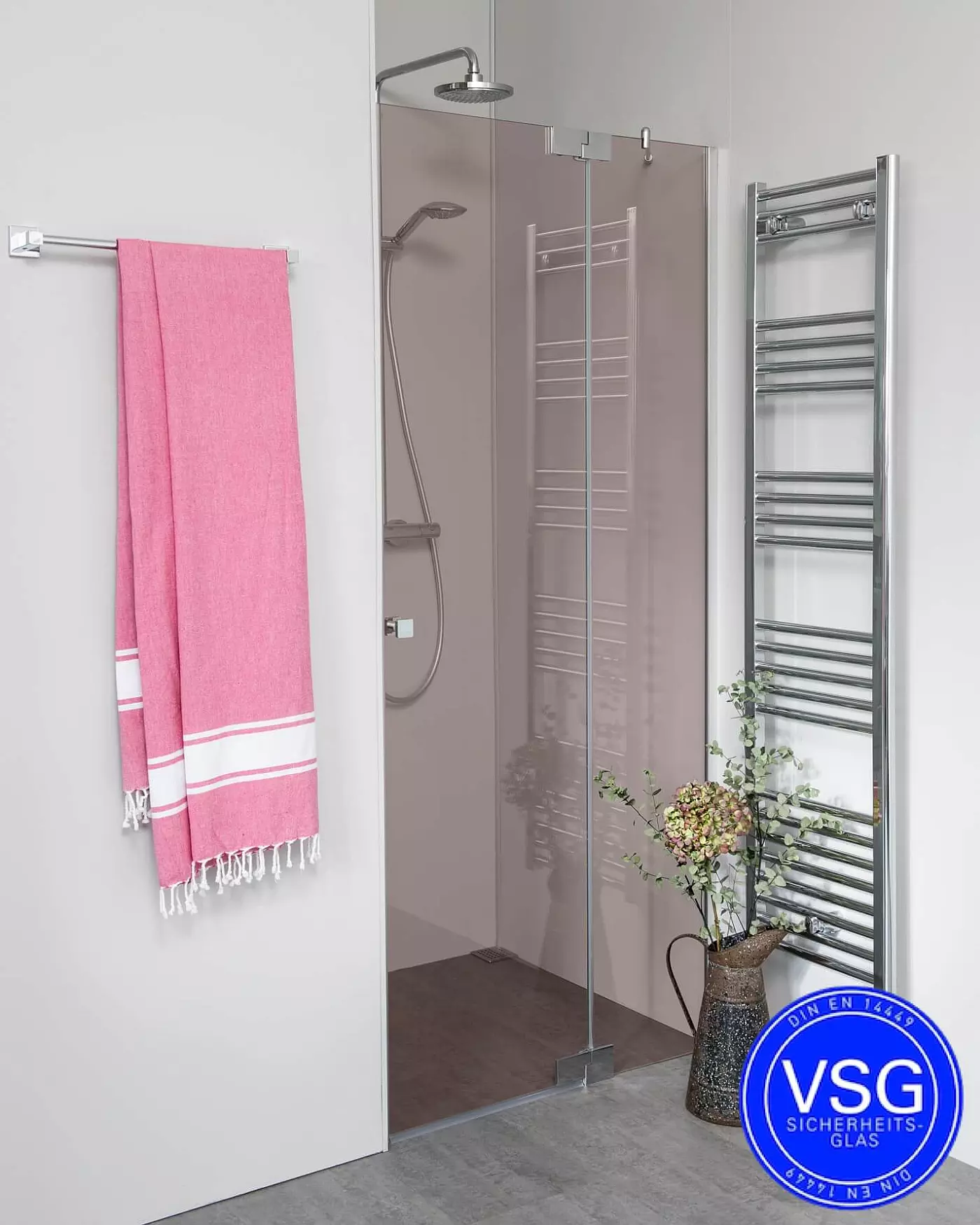 VSG Nischendusche teilgerahmt mit Pendeltür nach Maß