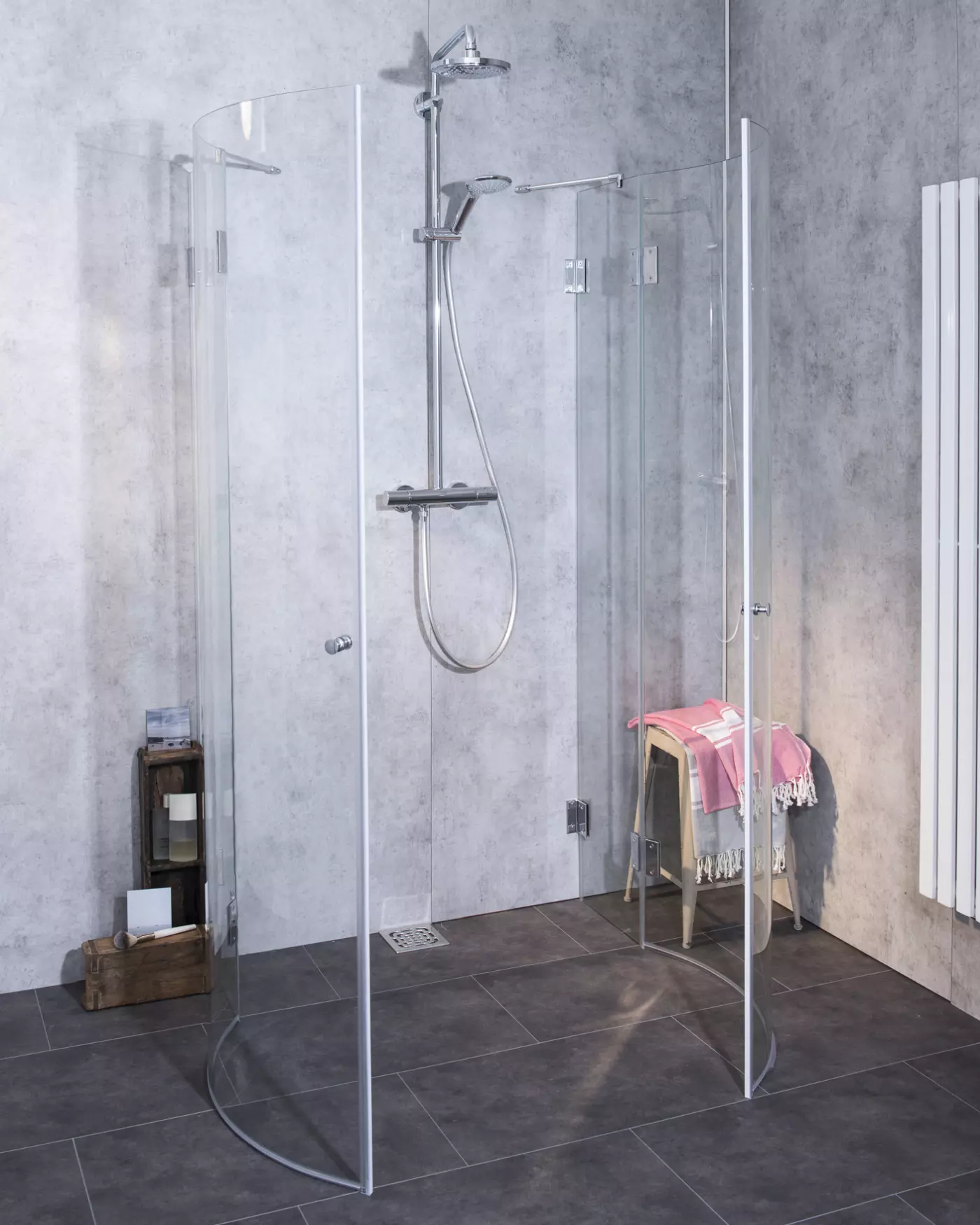 Halbkreis-Dusche mit 2 Türen