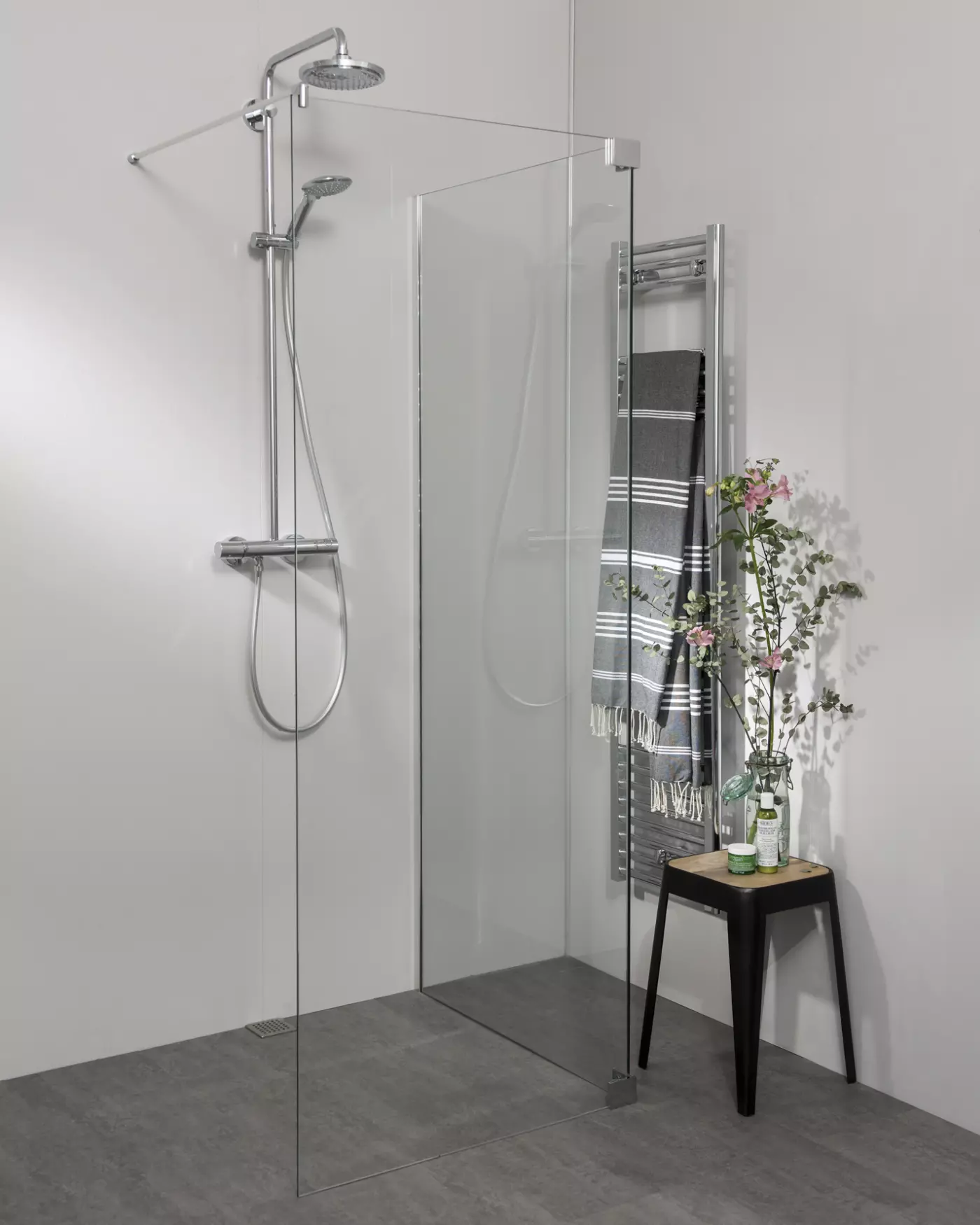 Begehbare Dusche: Walk In Duschwand mit Klemm Wandanschlussprofil