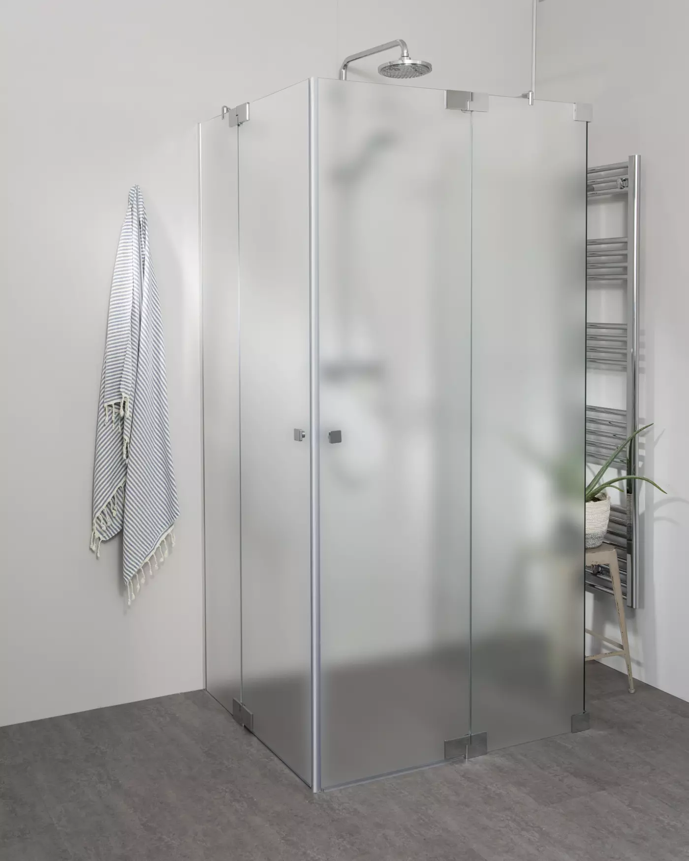Teilgerahmte U Form Dusche mit 2 Pendeltüren als Eckeinstieg nach Maß