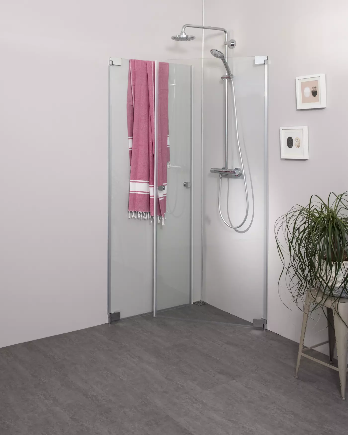 Eckdusche 100x90 mit 2 Pendeltüren an Wand & Duschwanne