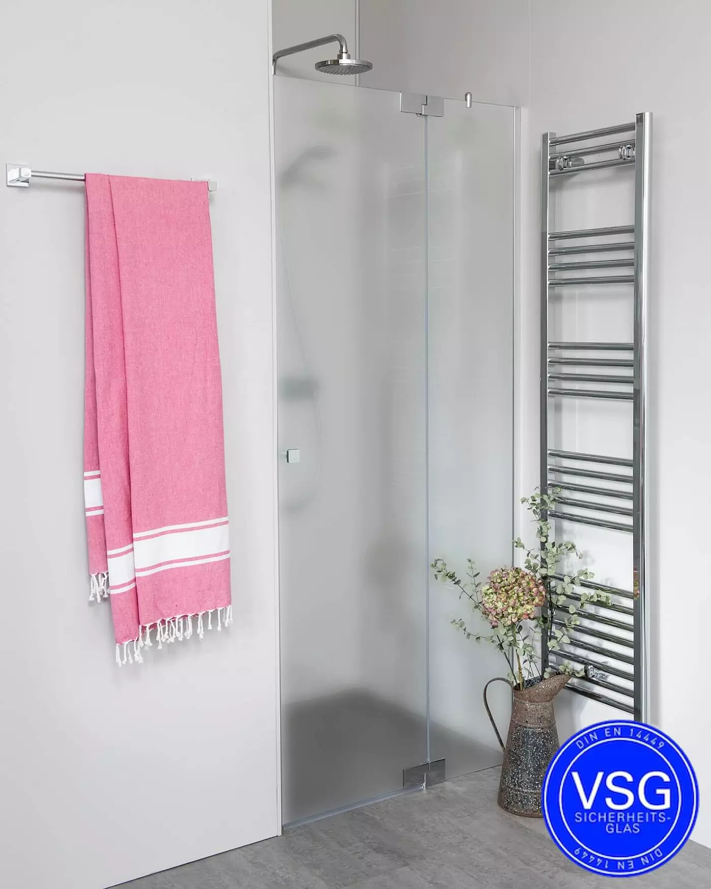 VSG Nischendusche teilgerahmt mit Pendeltür nach Maß