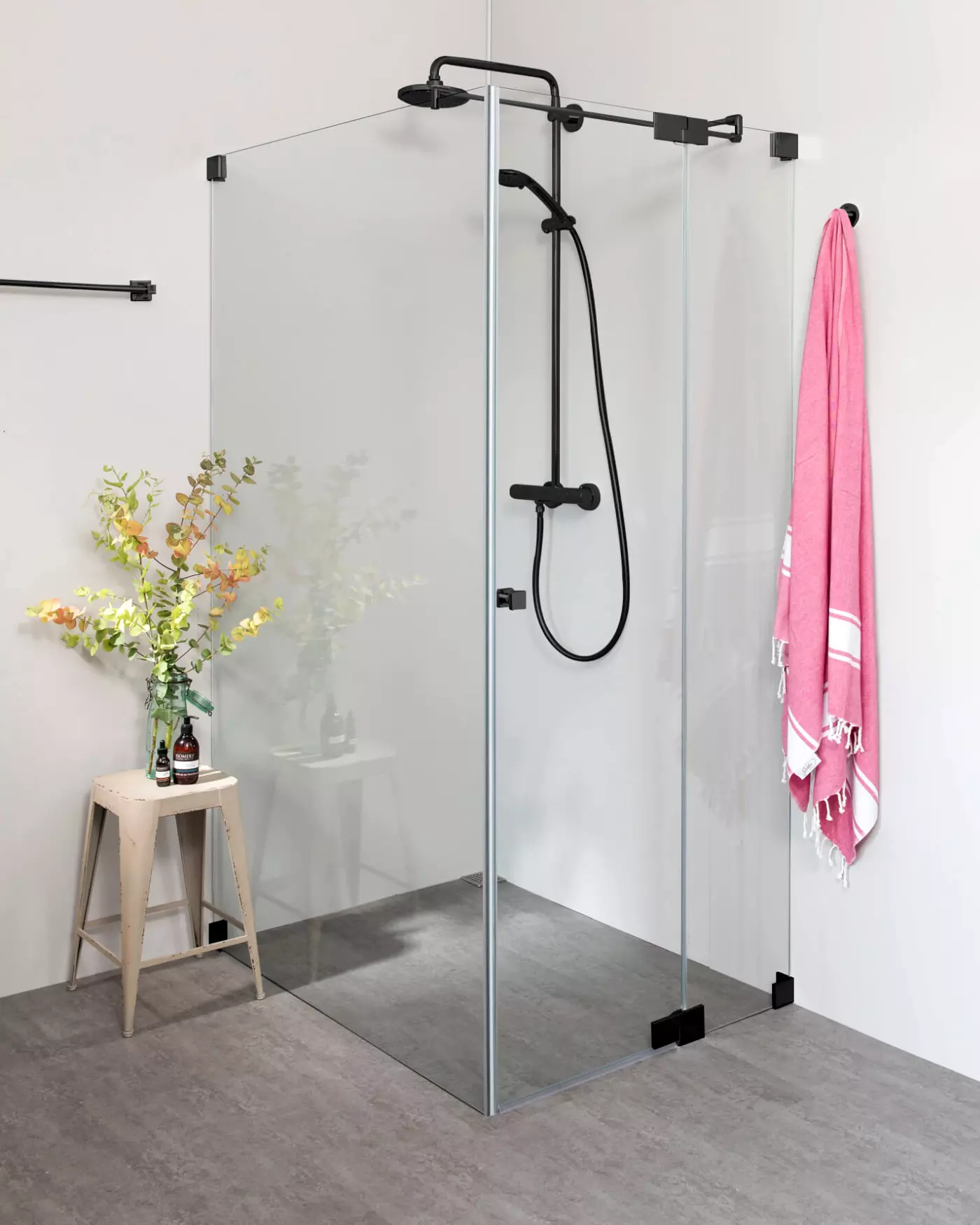 Eckdusche 100x100 Pendeltür und Festwand & Duschwanne