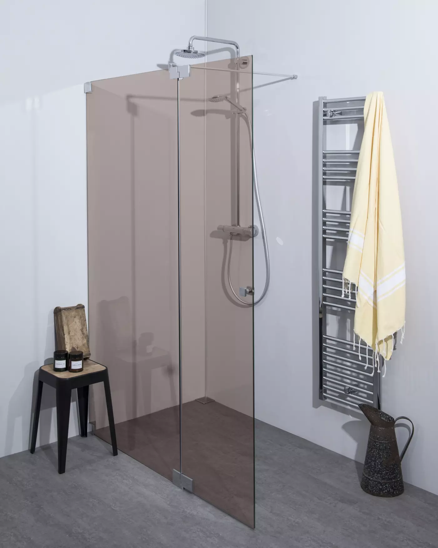 Walk-In Dusche: Festwand mit Klappteil, Maßanfertigung