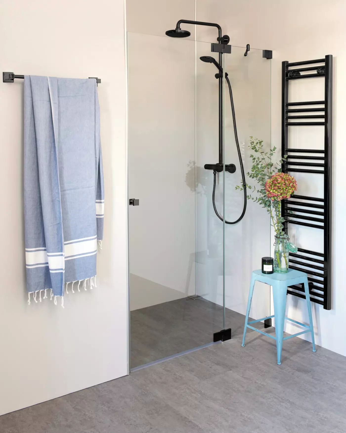 Nischendusche mit Pendeltür, Sondermaße groß