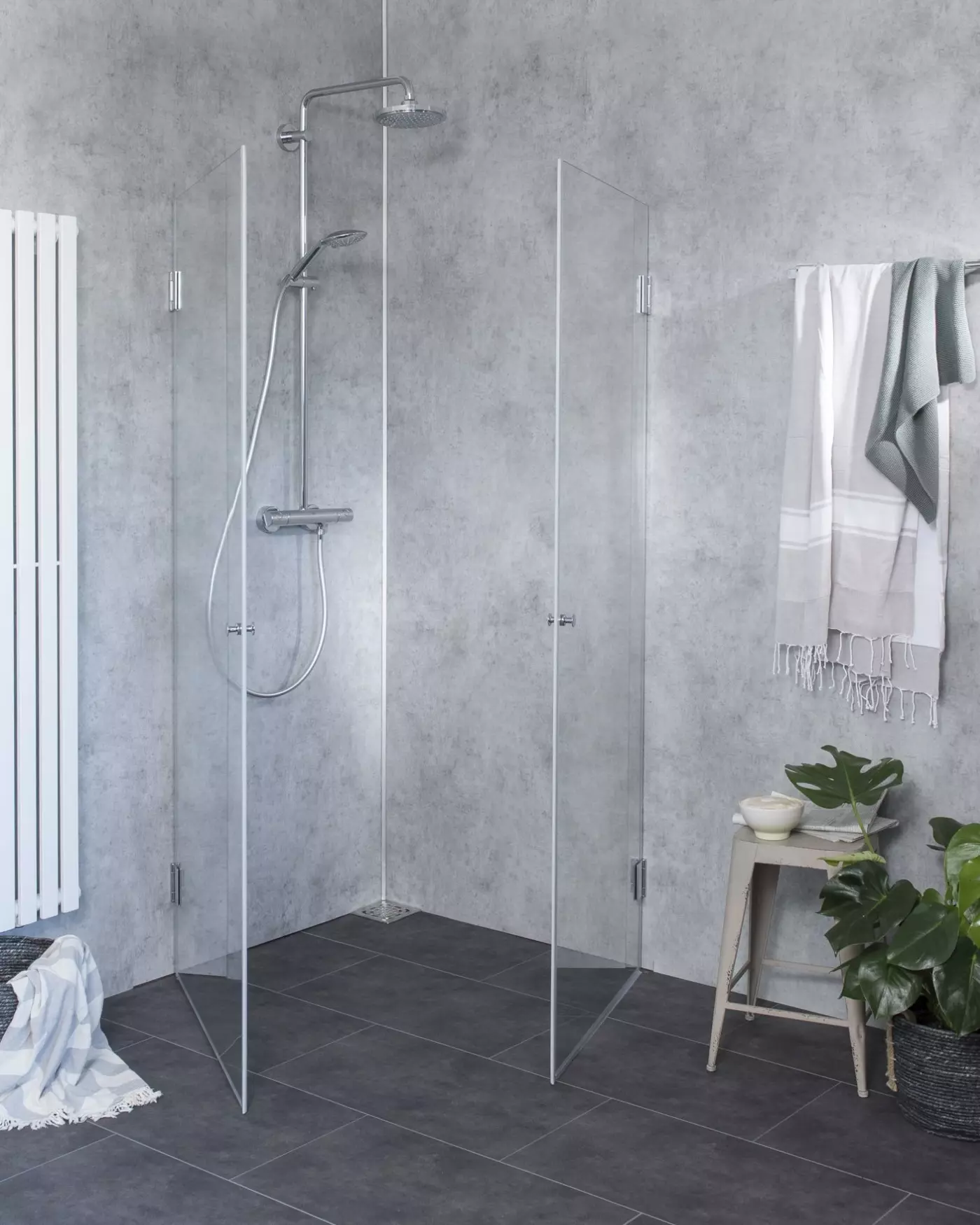 Eckdusche 100x100 mit 2 Türen an Wand