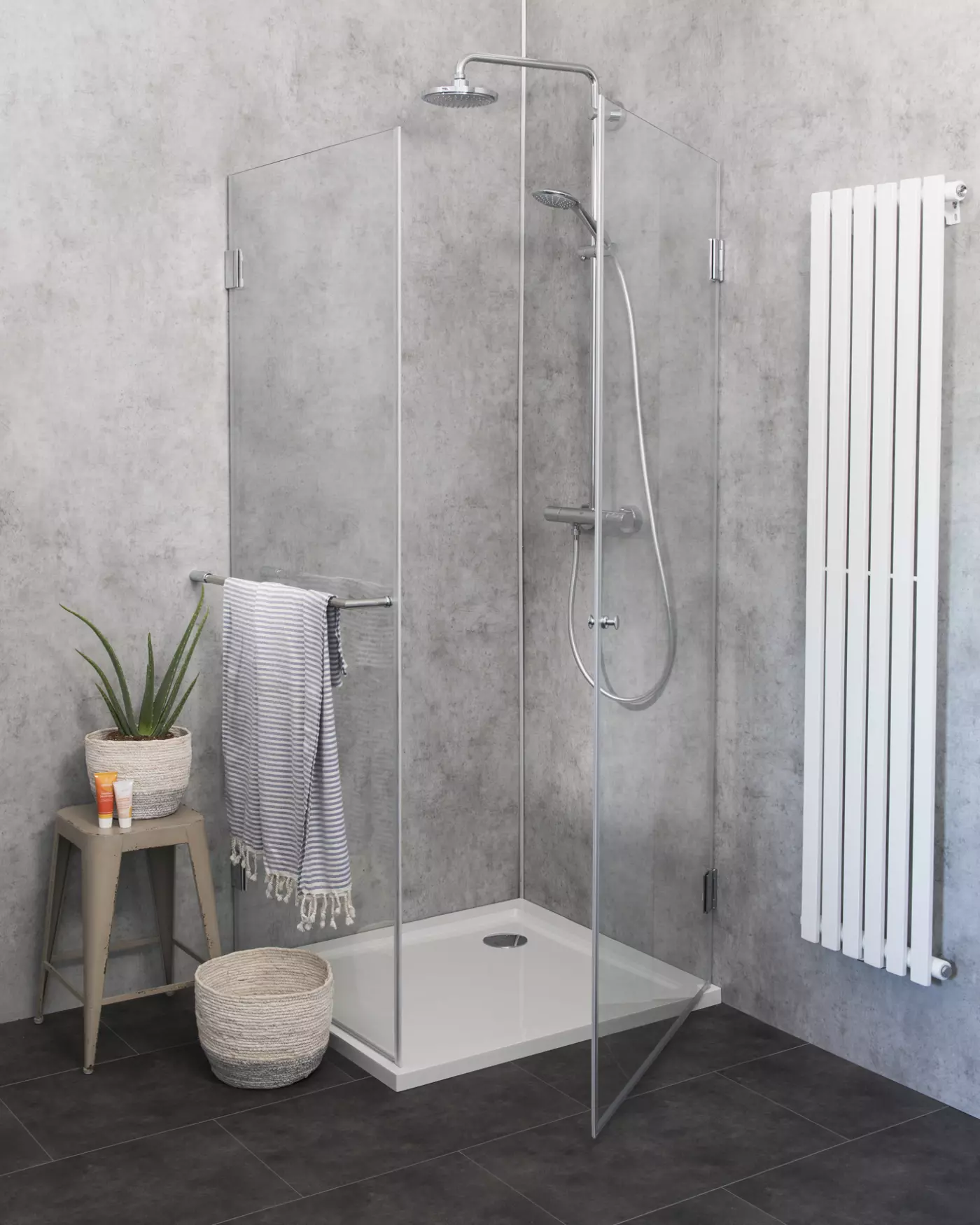 Eckdusche 75x75 mit Festwand, Tür an Wand & Duschwanne