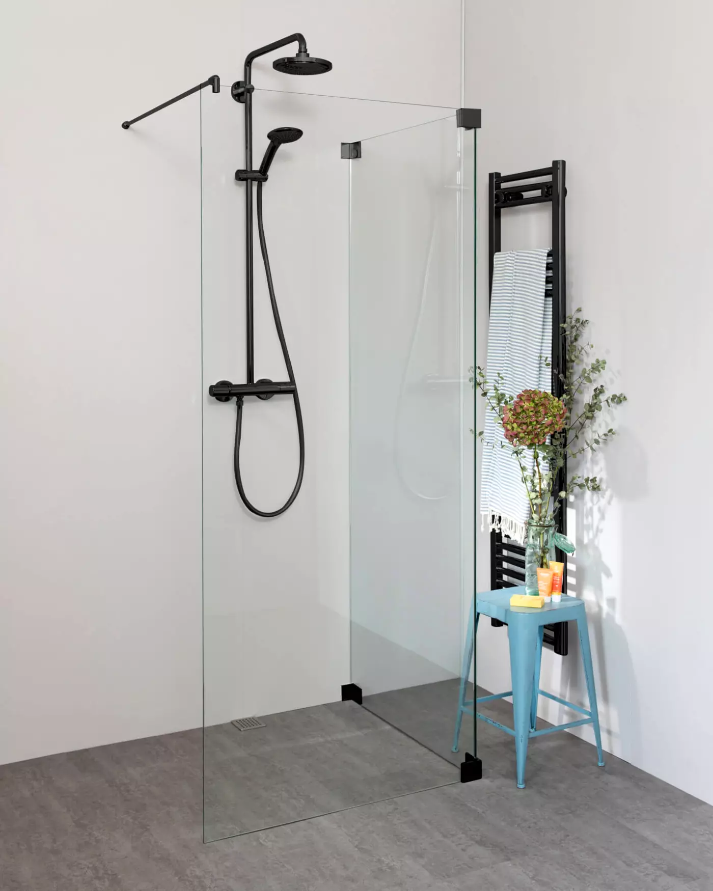 Begehbare Dusche: Walk In Duschwand mit Glas-Seitenwand