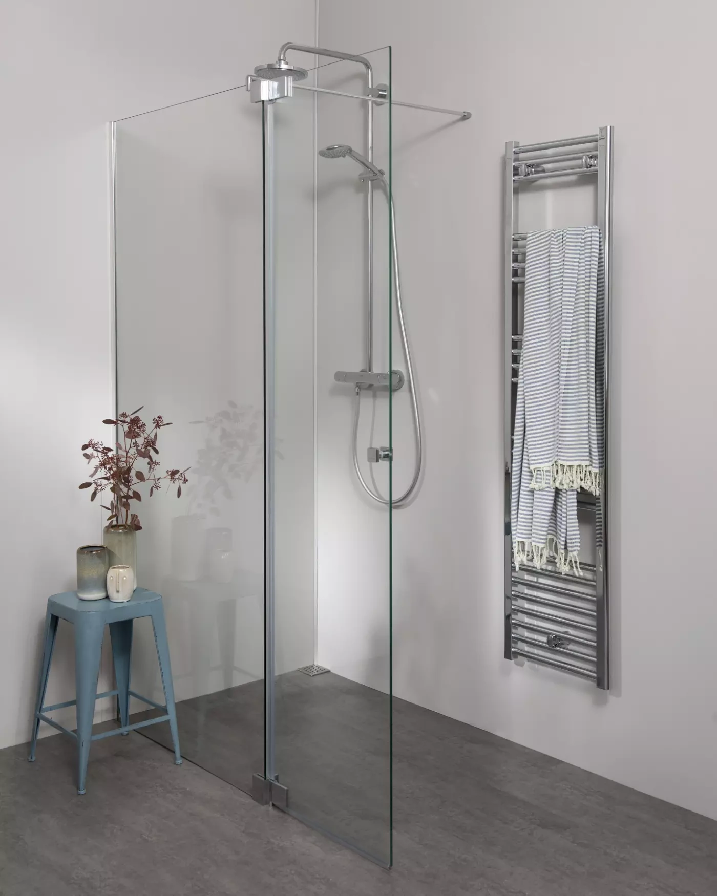 Dusche, Duschabtrennung, Glaswand, Handtuchheizkörper, Badezimmer