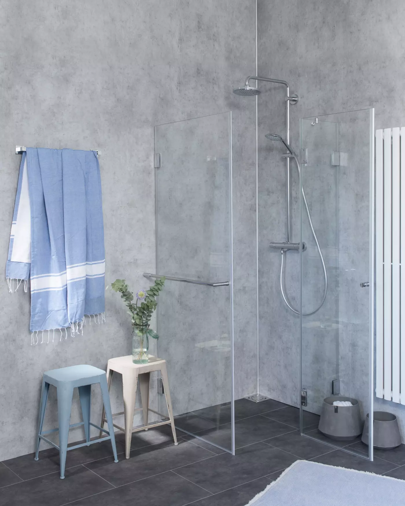 Eckdusche mit Festwand 90x100cm