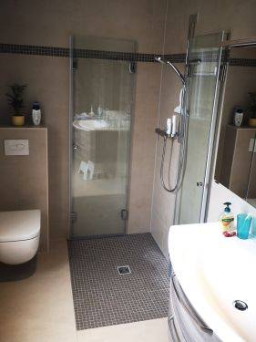 Falttür Dusche