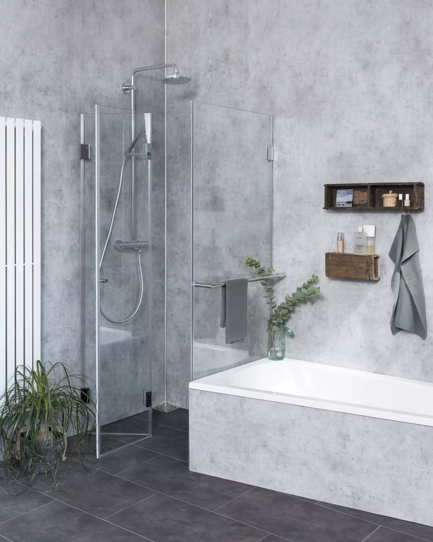 Eck Falt-Dusche neben Badewanne mit Festwand verkürzt