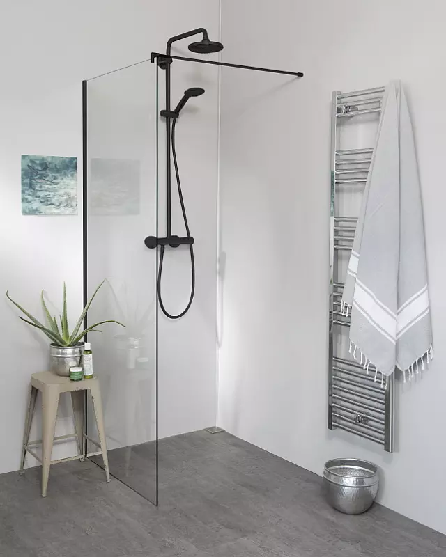Begehbare Dusche: Duschwand mit Klemm Wandanschlussprofil