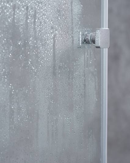 dusche glaswand wasserperleln