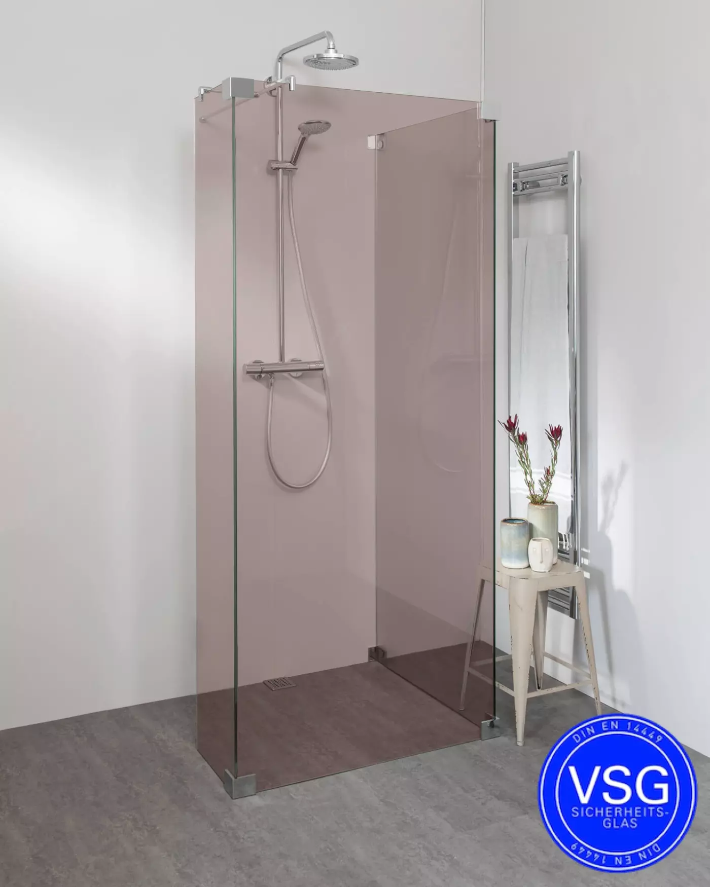 Begehbare Dusche: VSG Duschwand mit Seitenwand und Eckteil, Maßanfertigung