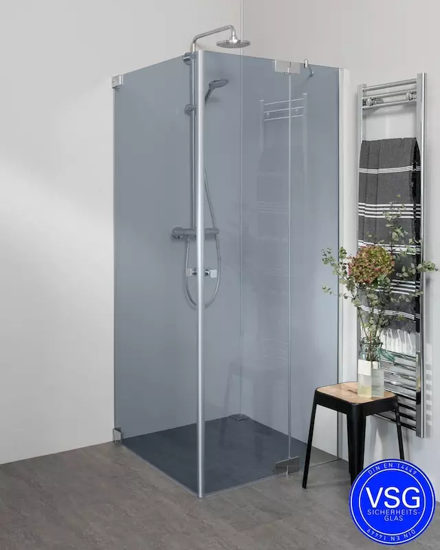 Teilgerahmte VSG Eck Duschkabine neben Badewanne mit 2 Pendeltüren nach Maß
