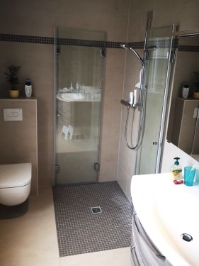 Falttür Dusche