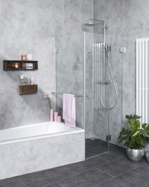 Eckdusche neben Badewanne mit Festwand verkürzt & Tür an Festteil