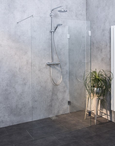 Walk-in Dusche mit zwei Glaswänden über Eck